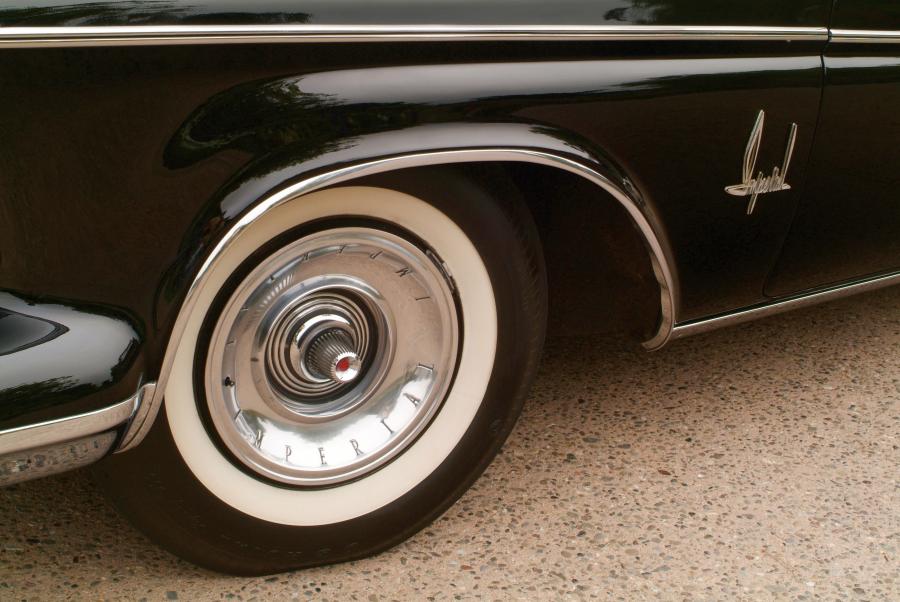 Колеса Imperial Crown Convertible (SY1-M 925) 1962 года  (фото 6 из 23)